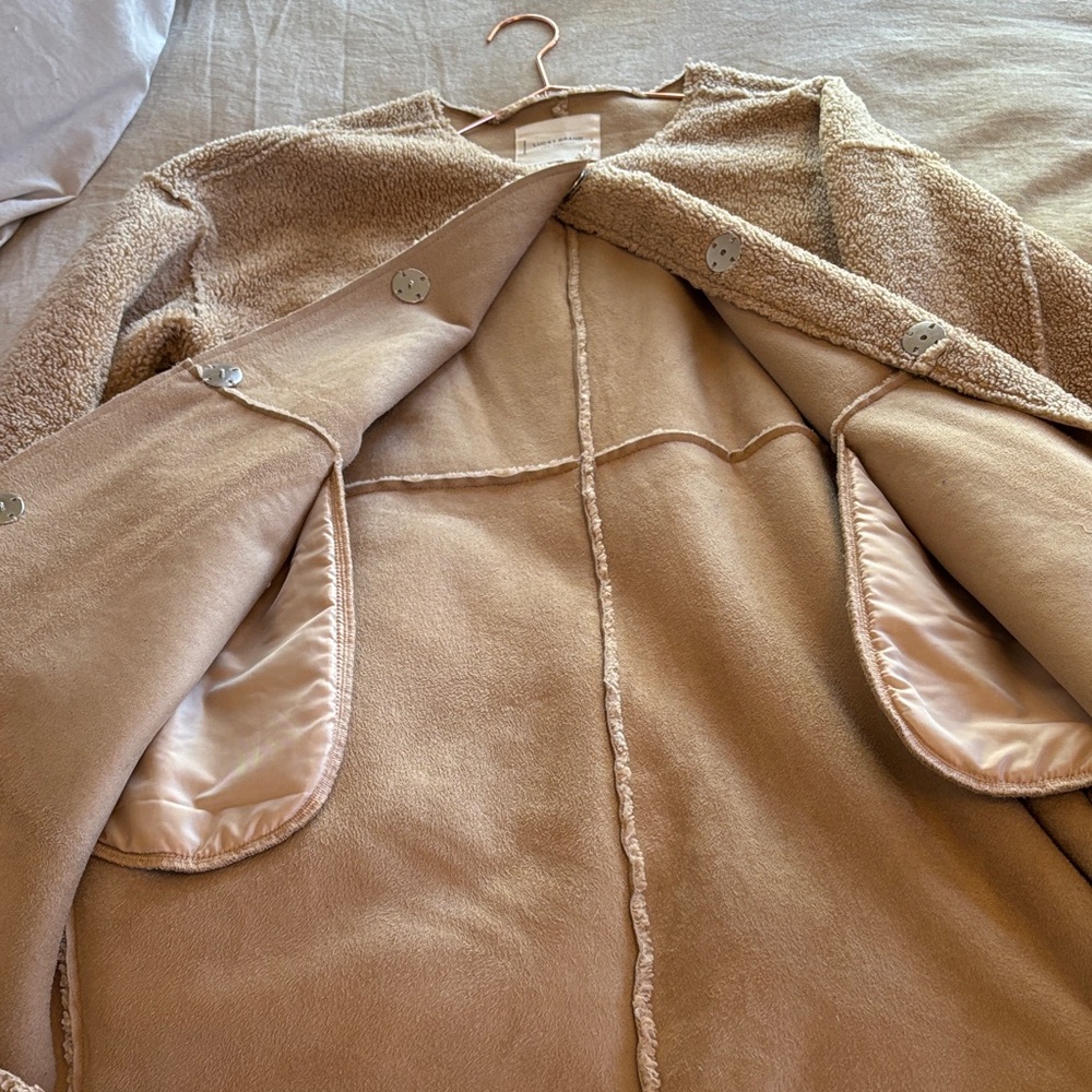 Lucky  Jacket - Picture 3 of 7